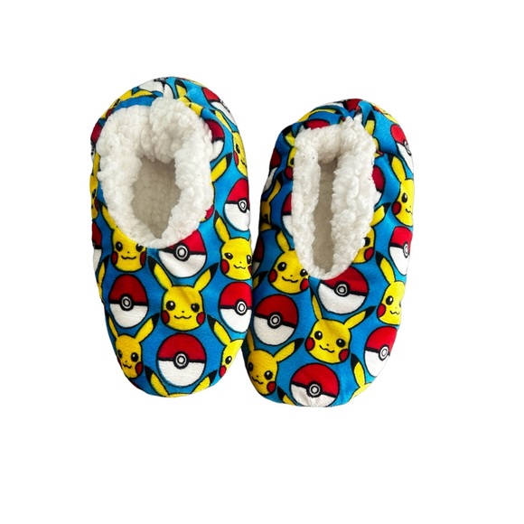 Pikachu Boys Fuzzy Grip Slippers - Picture 1 of 3